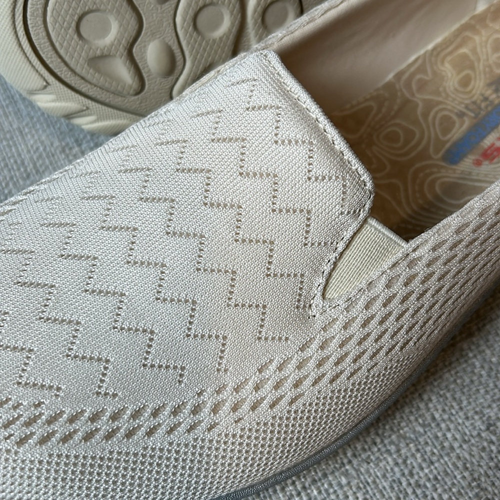 Skechers Women's Reggae Fest - Willows
Size 9 - Picture 15 of 15